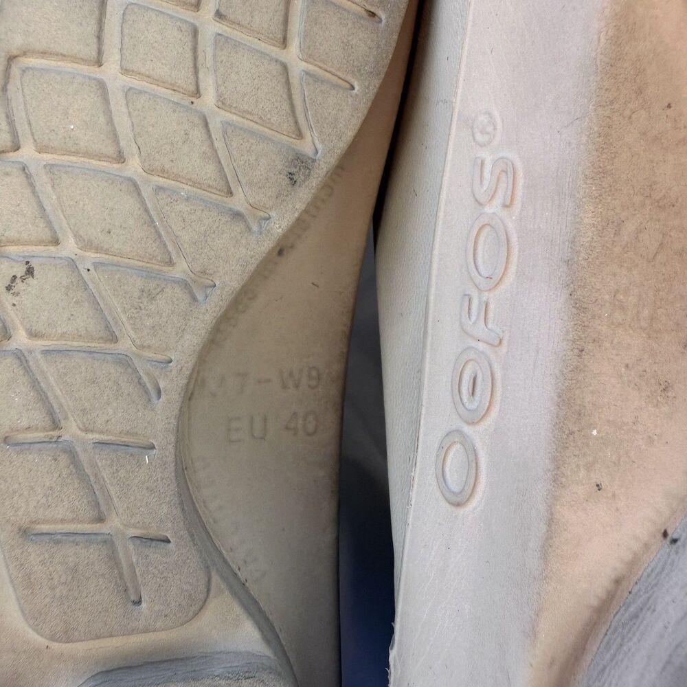 Oofos Ooahh Women's Size 9 Recovery Slip On Slide Sandals Beige - Picture 4 of 4